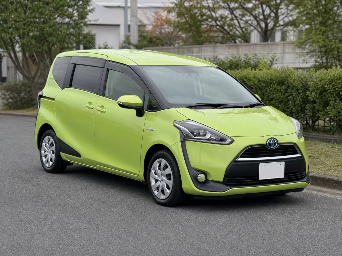Toyota Sienta Hybrid